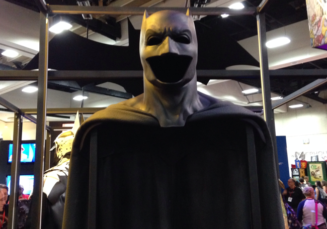 Zack Snyder Releases Picture Of Ben Affleck In Batman Cowl