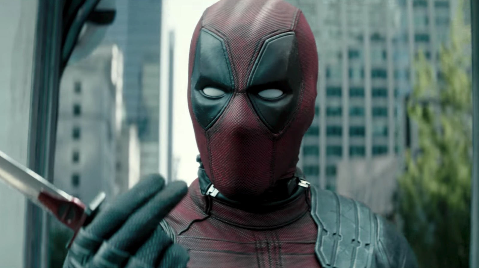 Deadpool 2 Final Trailer Takes A Serious Dig At The Dc Universe