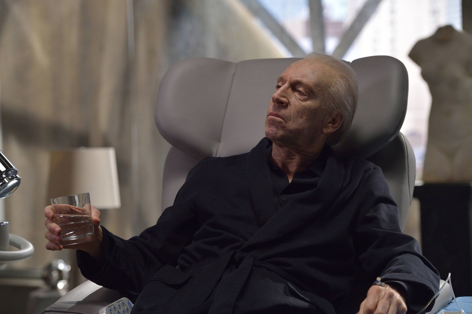 ‘The Strain’ Recap ‘Loved Ones’: Mama’s Not Coming Home