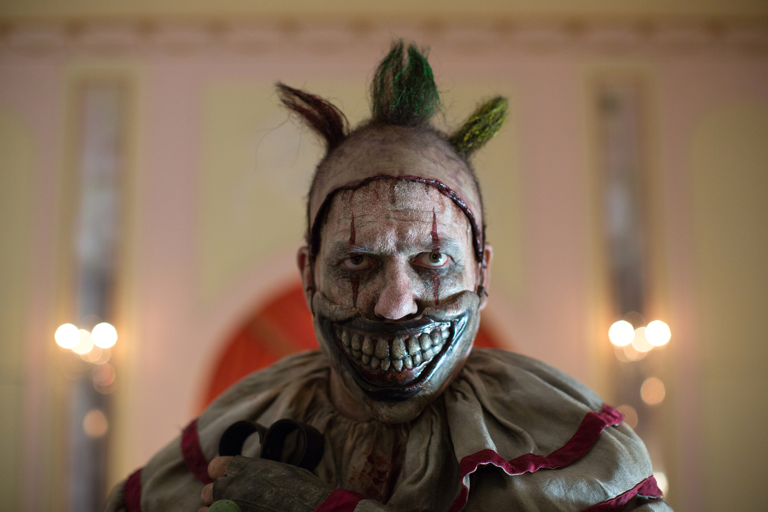 American Horror Story: Freak Show Recap “Edward Mordrake Pt 1”: Yes, More Singing