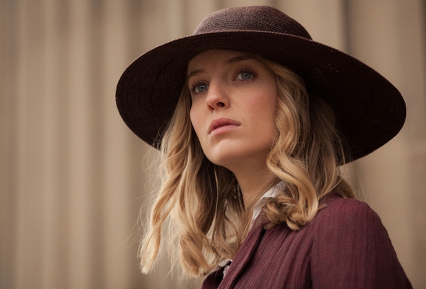 Peaky Blinders Star Annabelle Wallis Joins Guy Ritchie S Knights Of The Round Table