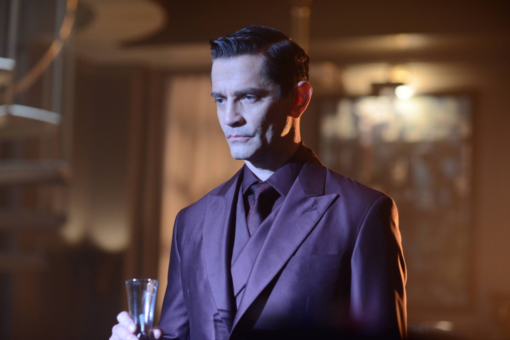 GOTHAM: Theo Galavan (James Frain) in the ÒDamned if you Do,É Ó Season Two premiere of GOTHAM airing Monday, Sept. 21 (8:00-9:00 PM ET/PT) on FOX. ©2015 Fox Broadcasting Co. Cr: Nicole Rivelli/FOX