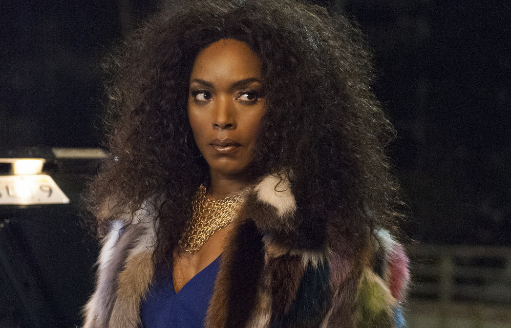 American Horror Story: Hotel Recap ‘Mommy’: There Can Be Only One Queen