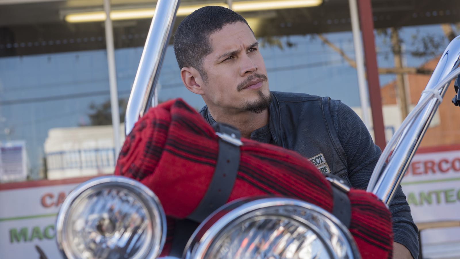 ‘Mayans M.C.’ Series Premiere Recap ‘Perro/OC’: Divided We Fall