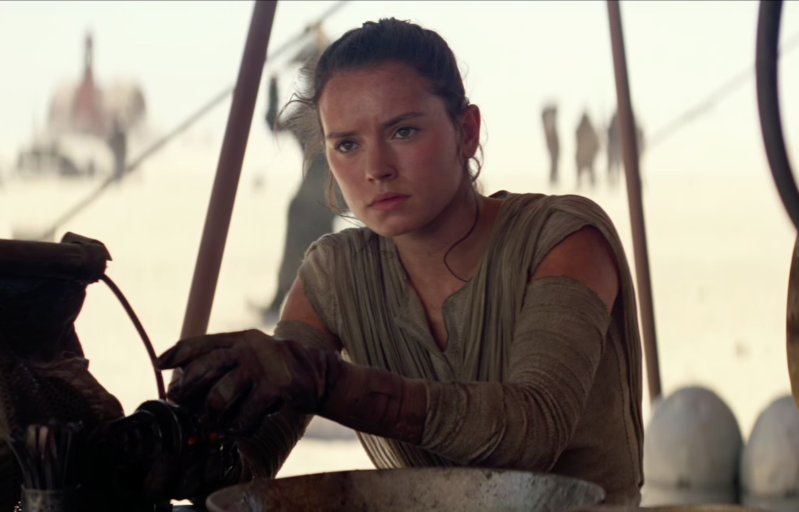 Daisy Ridley Brought to Tears Watching New Star Wars: The Force Awakens Trailer