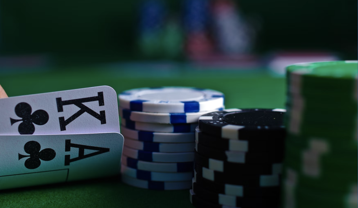 Place Your Bets: Online vs. Land-Based Casinos