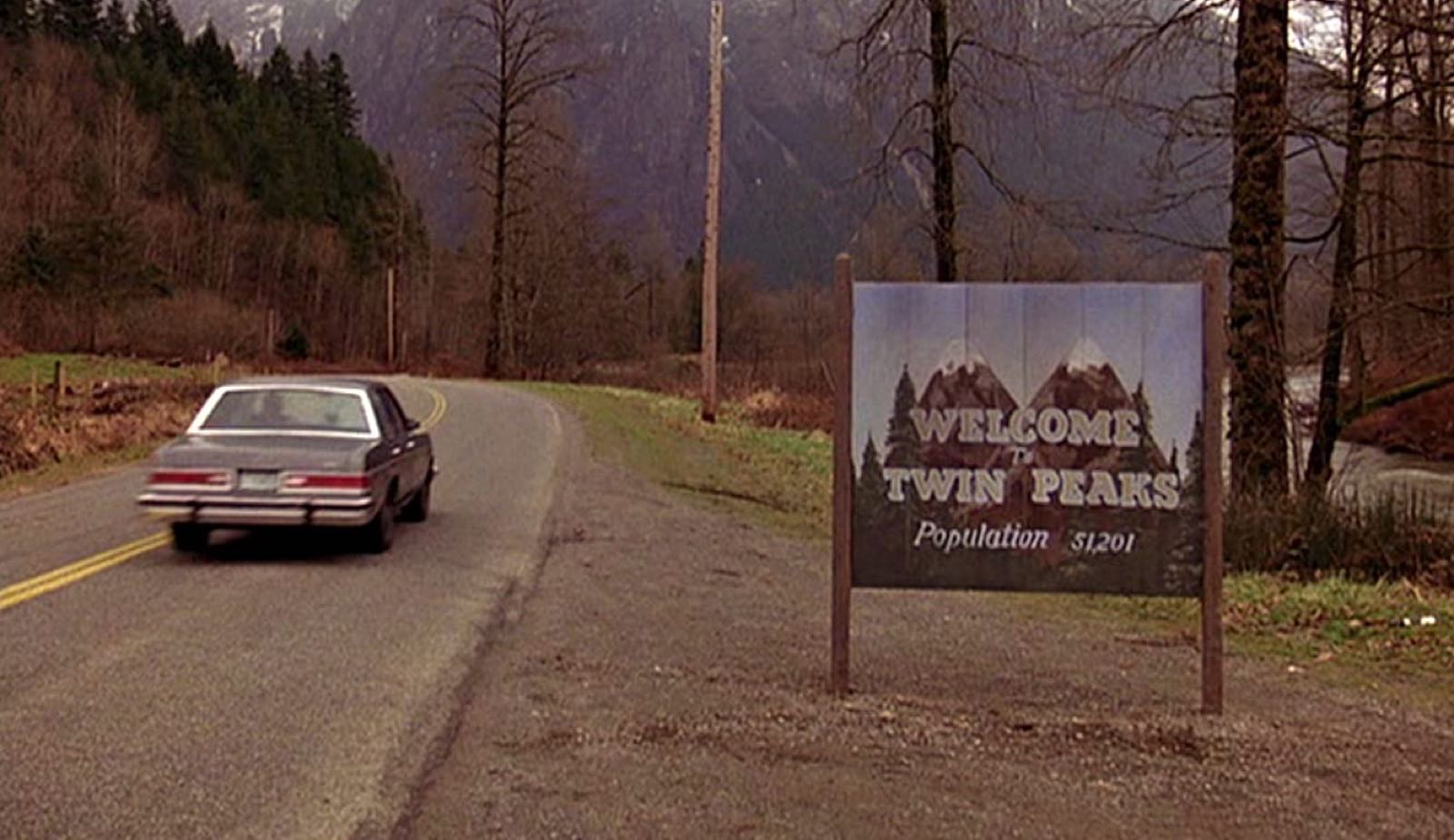‘Twin Peaks’ at 30: The History Behind the Bizarre, Macabre Drama That Became a Cult Classic