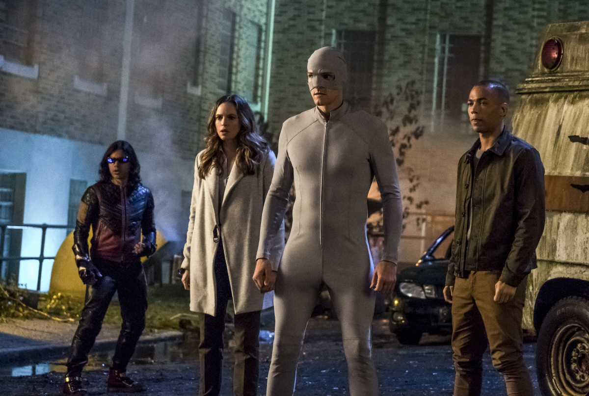 ‘The Flash’ Mid-Season Finale Recap ‘Don’t Run’: Mind Over Matter