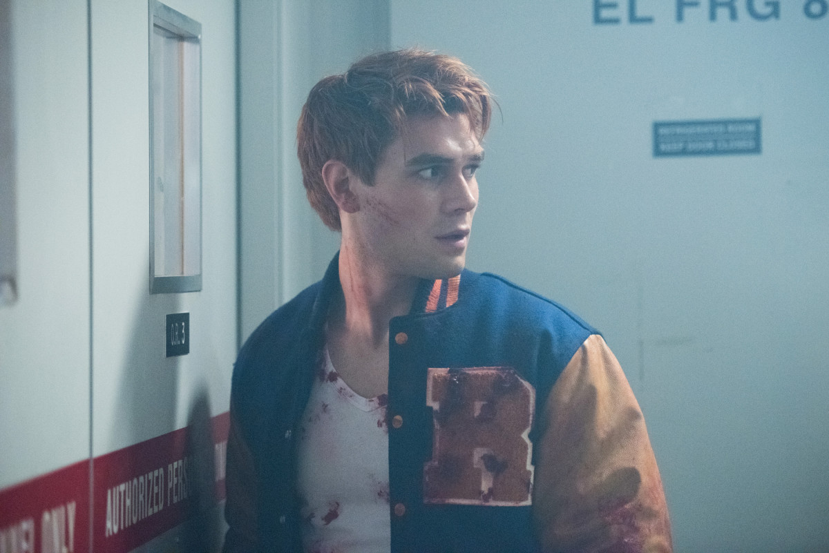 ‘Riverdale’ Season 2 Debut Recap ‘Chapter Fourteen: A Kiss Before Dying’