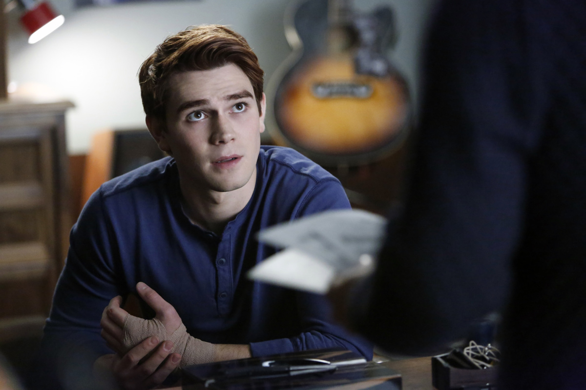 ‘Riverdale’ Recap ‘Chapter Five: Heart of Darkness’: Family Feud