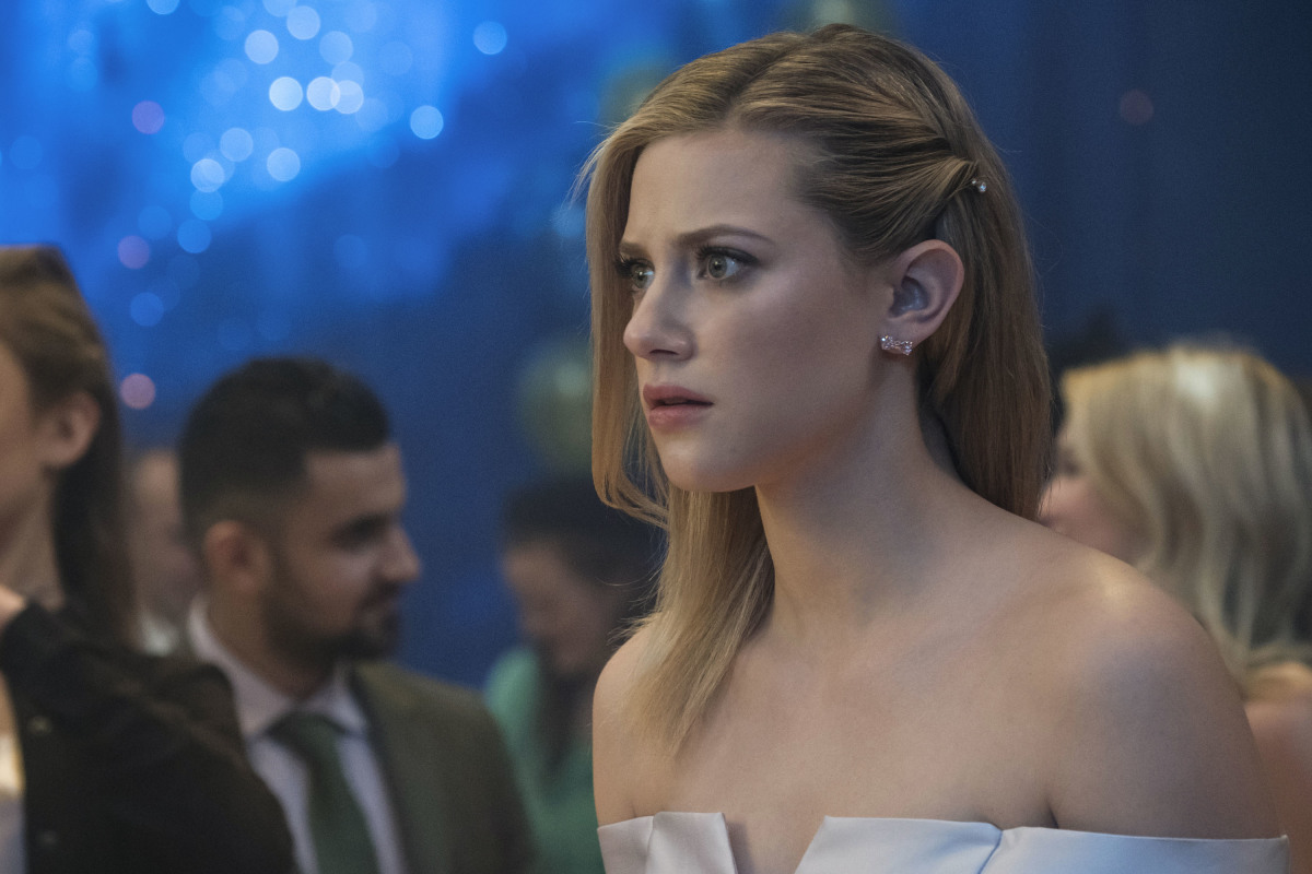 ‘Riverdale’ Recap ‘Chapter Eleven: To Riverdale and Back Again’: Suspicious Minds